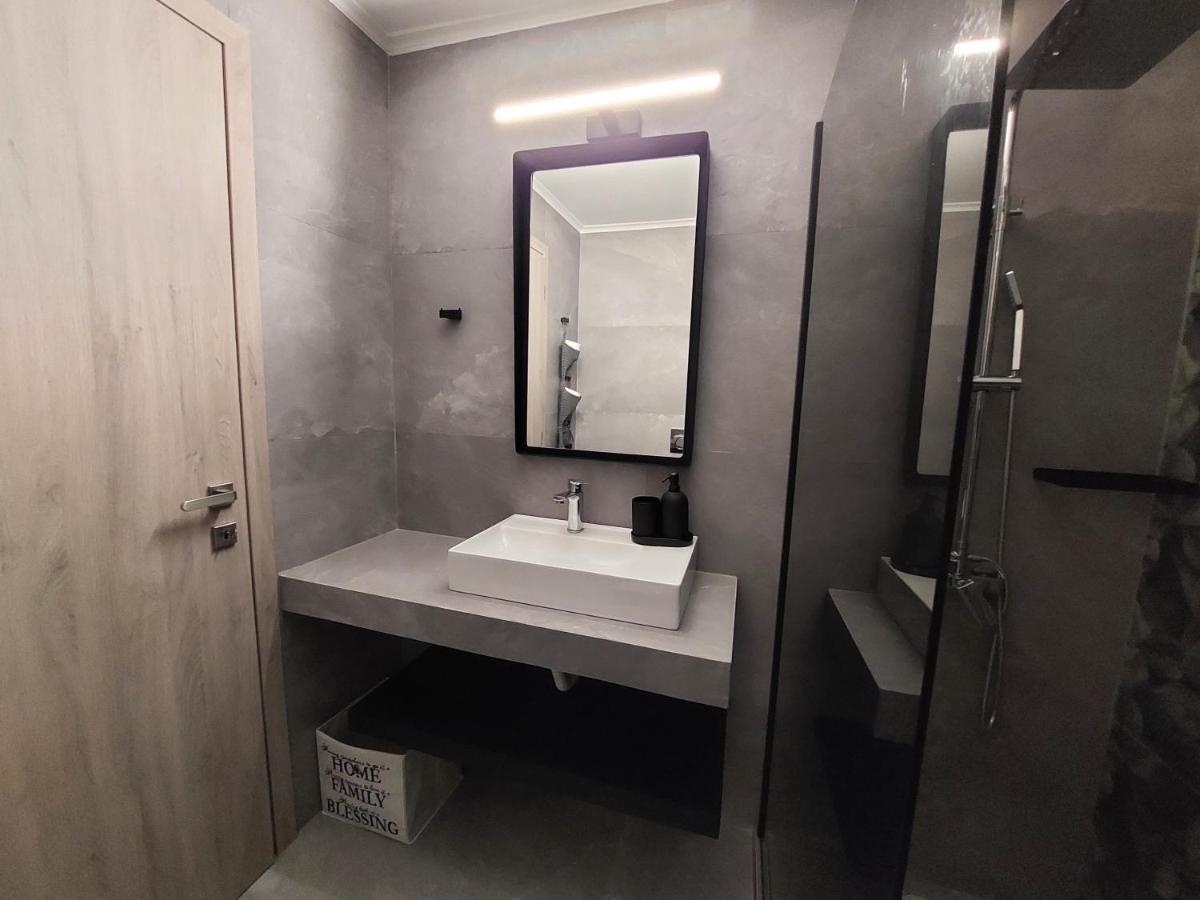Christellie Luxury Apartment Кьятон Экстерьер фото