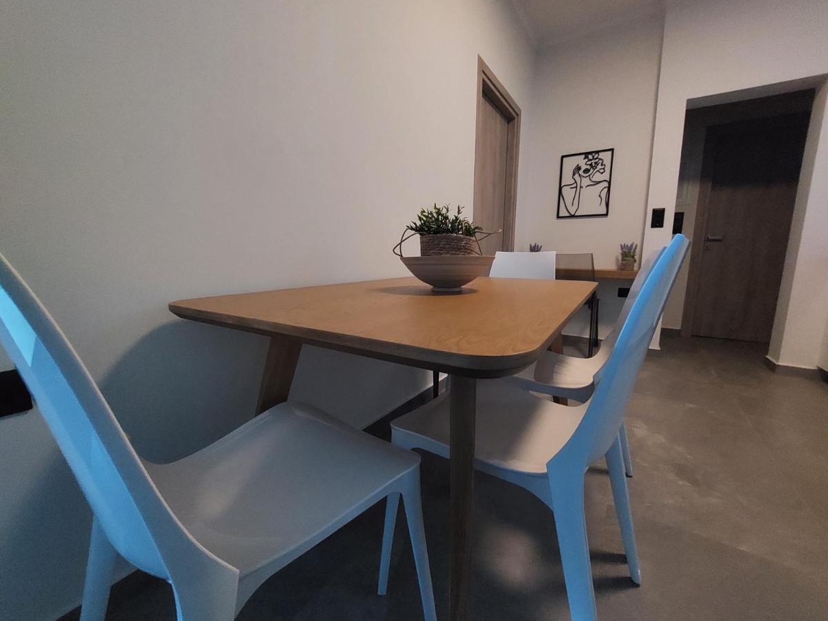 Christellie Luxury Apartment Кьятон Экстерьер фото