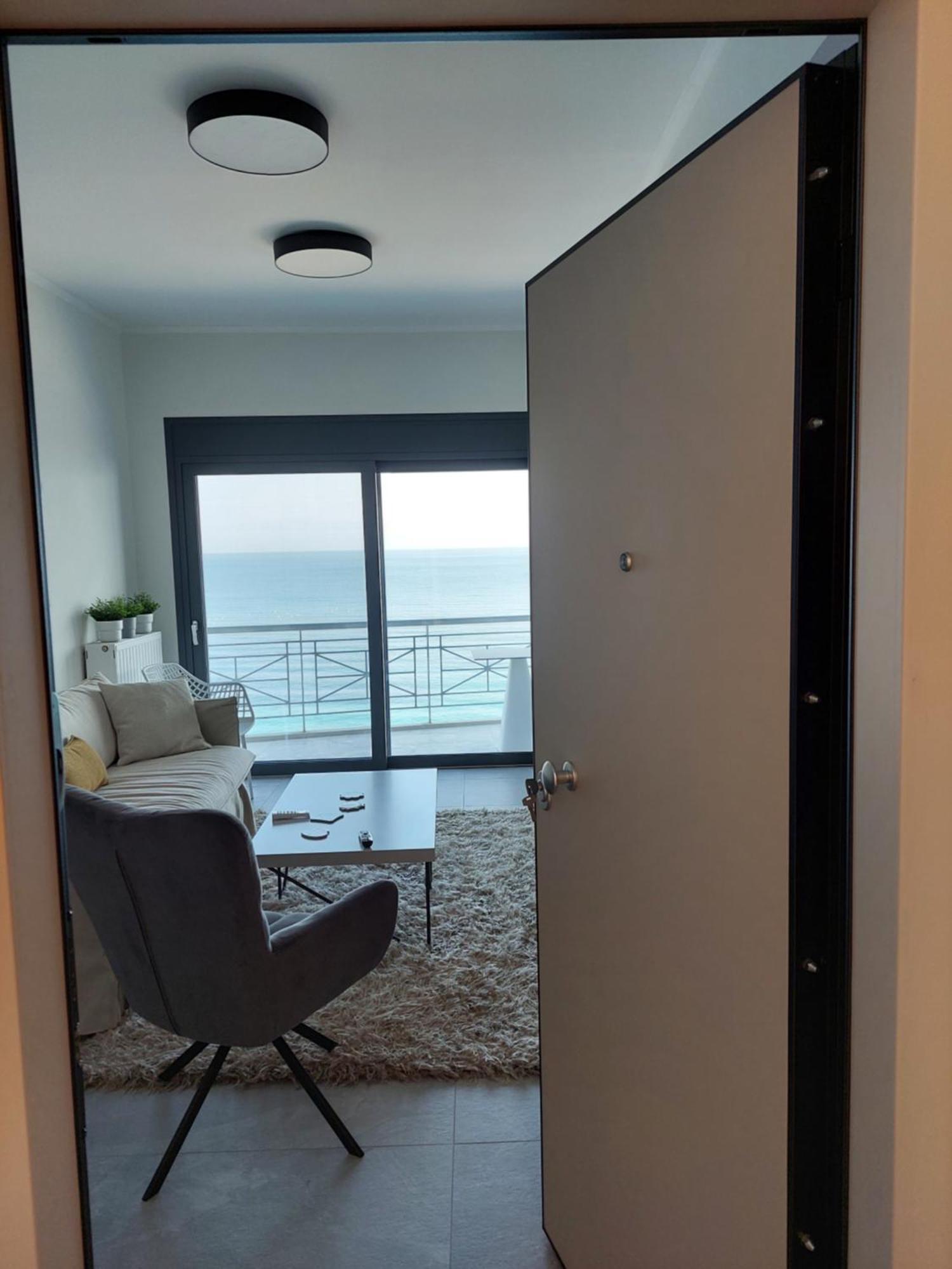 Christellie Luxury Apartment Кьятон Экстерьер фото