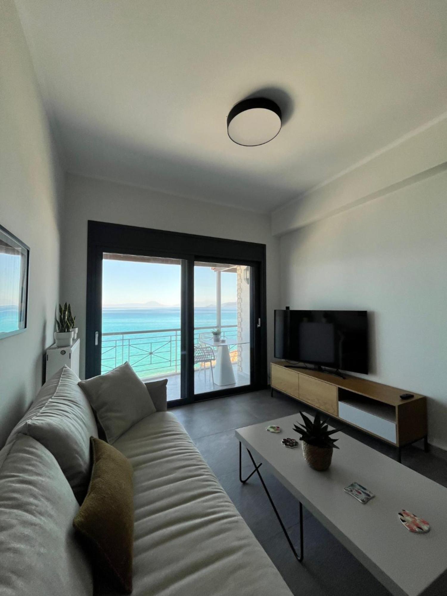 Christellie Luxury Apartment Кьятон Экстерьер фото