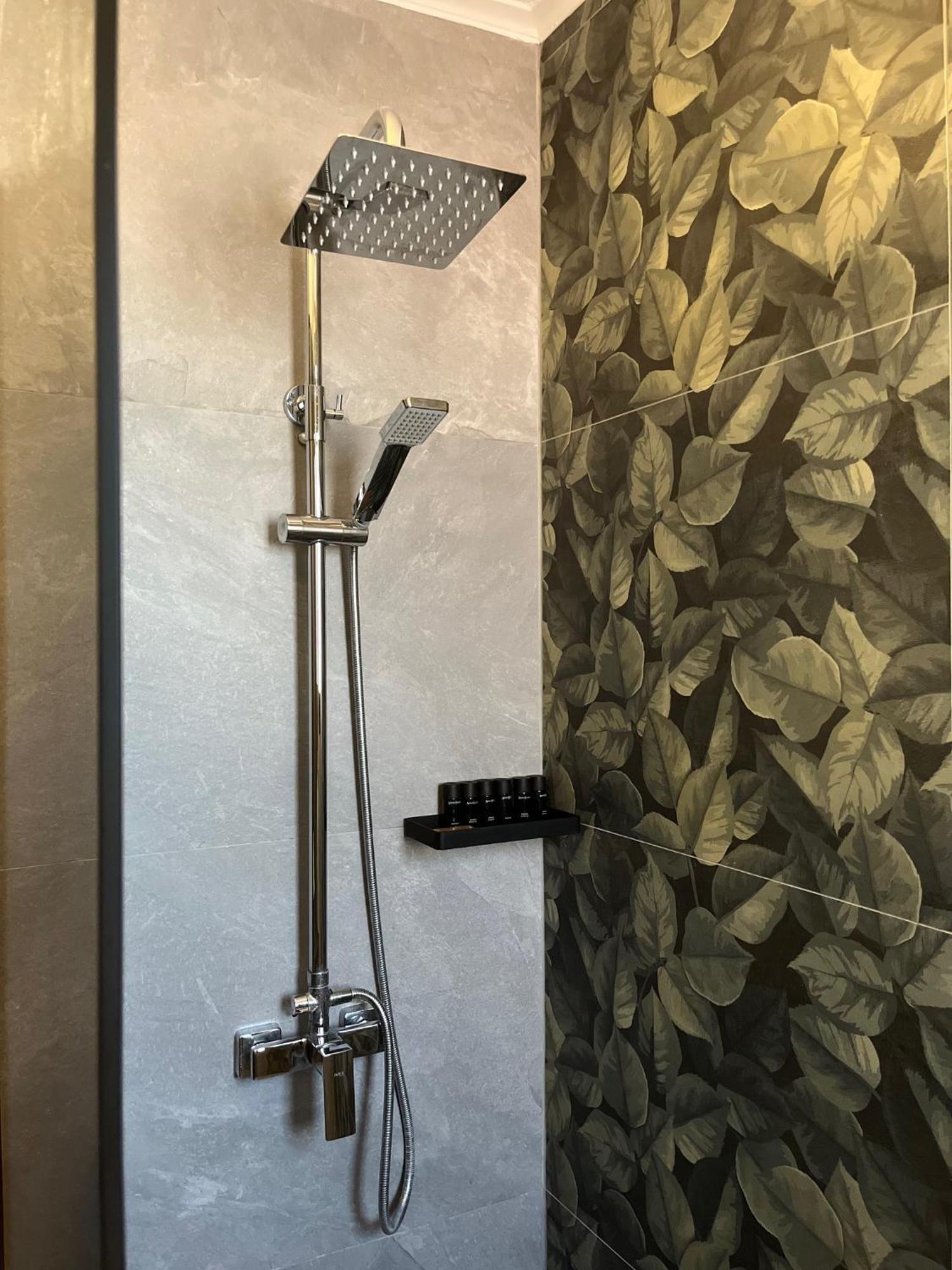 Christellie Luxury Apartment Кьятон Экстерьер фото